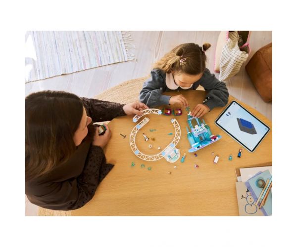 LEGO® Disney: Elsín ľadový zámok a sane dobrodružstvá (43281)