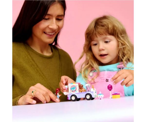 LEGO® Friends: Auto na prepravu torty s jednorožcom (42675)