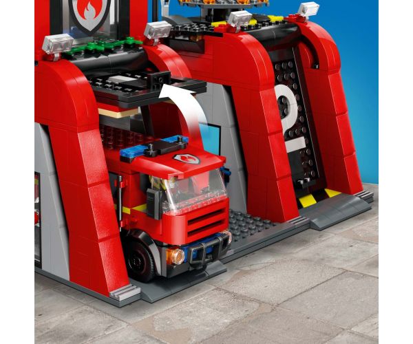LEGO® City: Hasičská stanica a hasičské auto (60414)