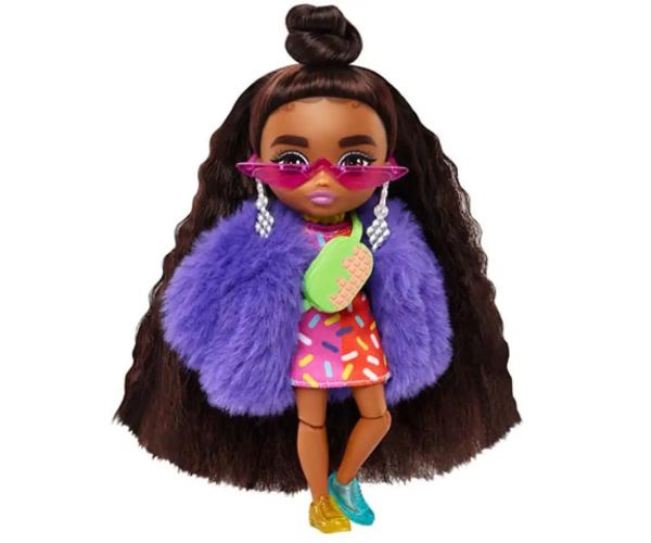 Barbie Extravagantná mini bábika s nerovnými topánkami - Mattel