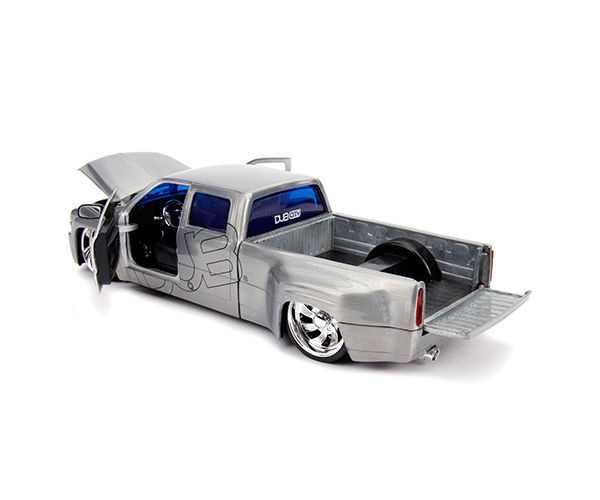 1999 Chevy Silverado Dooley fém autómodell 1/24 - Simba Toys