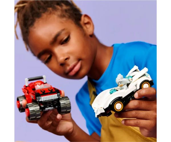 LEGO® Sonic the Hedgehog™: Silver auto Knuckles monster trucku proti (77118)