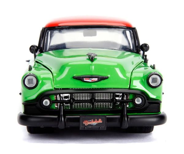 DC Comics: Bombshells figúrka a kovové autíčko 1953 Chevy Bel Air 1/24 - Simba Toys