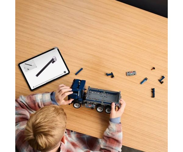 LEGO® Technic: Nakladač s výklopnou korbou (42203)