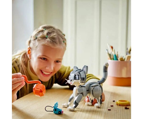 LEGO® Creator: Hrajúca mačka (31163)