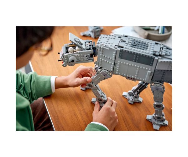 LEGO® Star Wars™: AT-AT™ kráčajúci stroj Znovuzrodenej ríše s INT-4