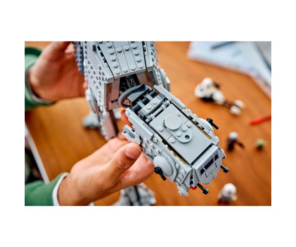 LEGO® Star Wars™: AT-AT™ kráčajúci stroj Znovuzrodenej ríše s INT-4