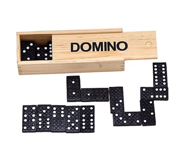 Klasické domino v drevenej krabici
