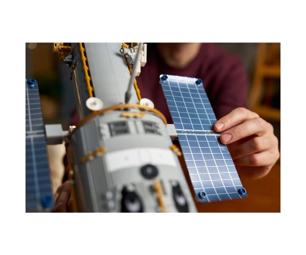 LEGO® Icons: Hubbleov vesmírny teleskop (11383)