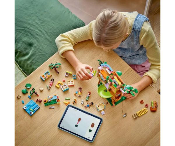 LEGO® Friends: Priateľský domček na strome (42652)