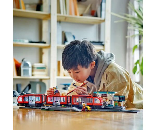 LEGO® City: Mestskej električky a zastávky (60423)