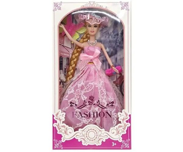 Fashion princezná bábika vo večerných šatách s klobúkom