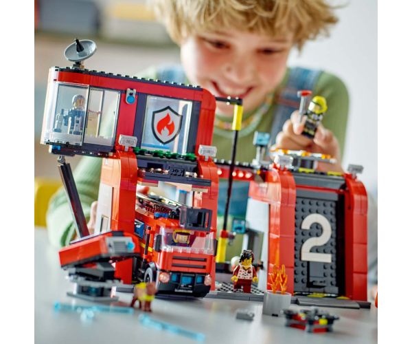 LEGO® City: Hasičská stanica a hasičské auto (60414)