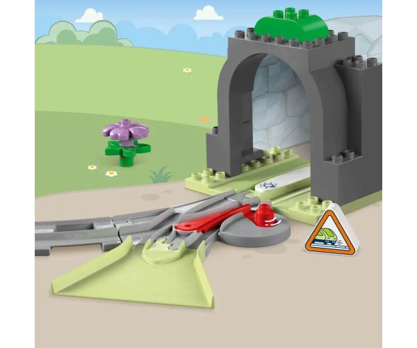 LEGO® DUPLO®: Železničný tunel a súprava koľajníc (10425)