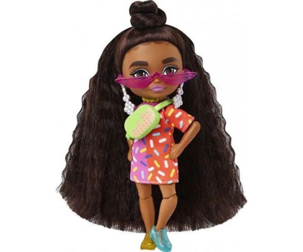 Barbie Extravagantná mini bábika s nerovnými topánkami - Mattel