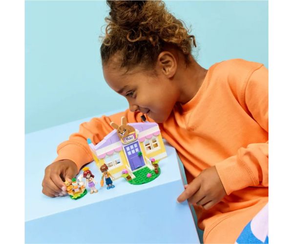 LEGO® Friends: Srdcové jazero zajačik (42679)