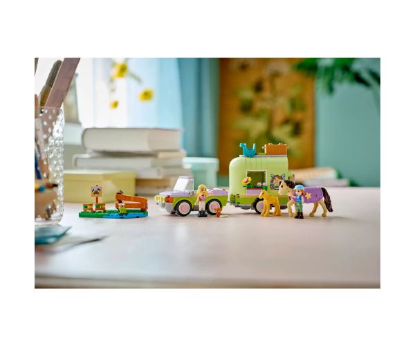LEGO® Friends: Nákladný príves pre kone a jazdcov (42695)
