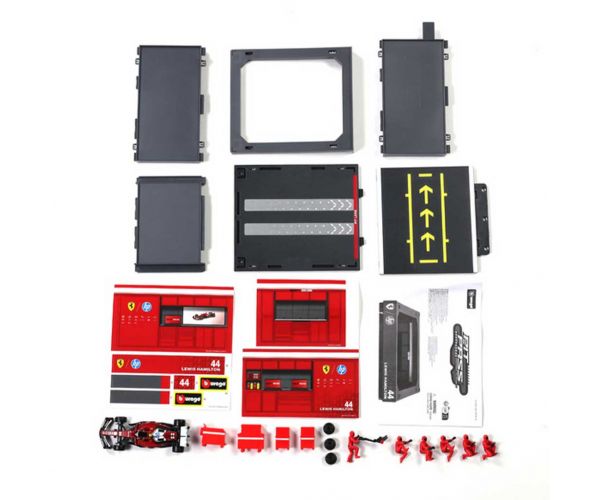 Bburago: F1 pretekárske auto - Ferrari SF-25 Pit / Lewis Hamilton 1/43