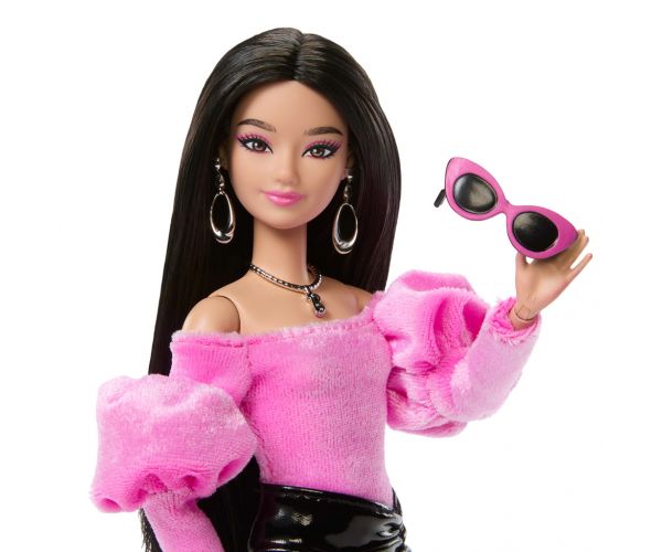Barbie Trendi Barátnők - Fekete Miniszoknyában - Mattel
