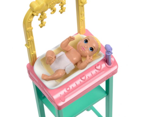 Barbie barna hajú gyerekorvos karrierbaba játékszett - Mattel