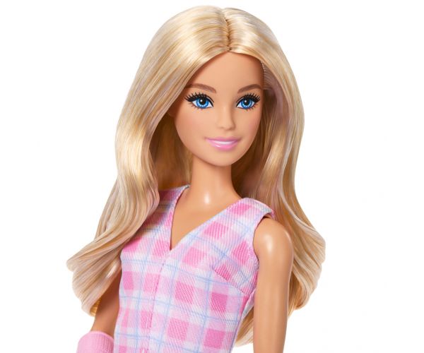 Barbie: Fashionista Barátnők stílusos divatbaba gipszben rózsaszín kockás ruhában – Mattel