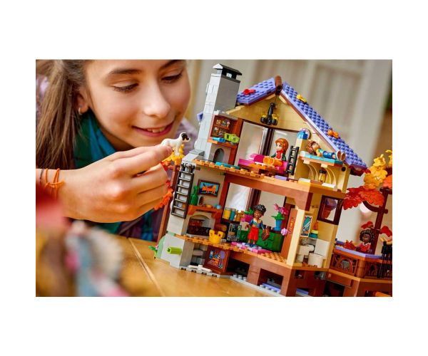 LEGO® Friends: Útulná chata v jesennom lese (42705)