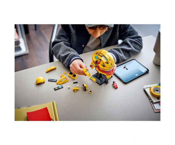 LEGO® Edície: Prilba Scuderia Ferrari HP Lewisa Hamiltona (43022)