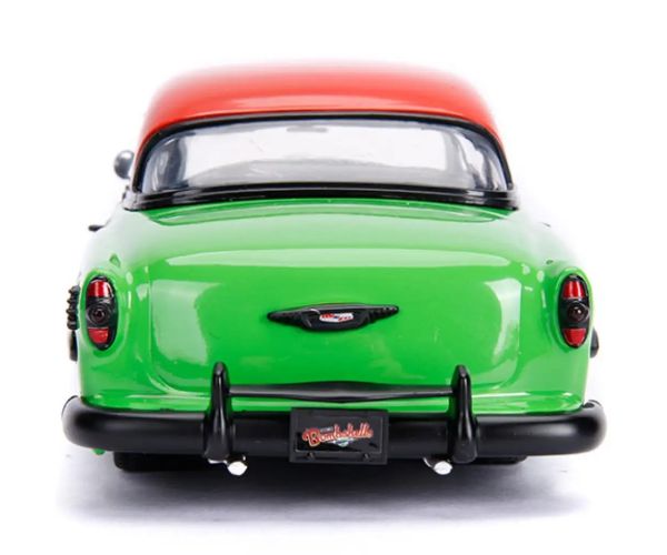 DC Comics: Bombshells figúrka a kovové autíčko 1953 Chevy Bel Air 1/24 - Simba Toys