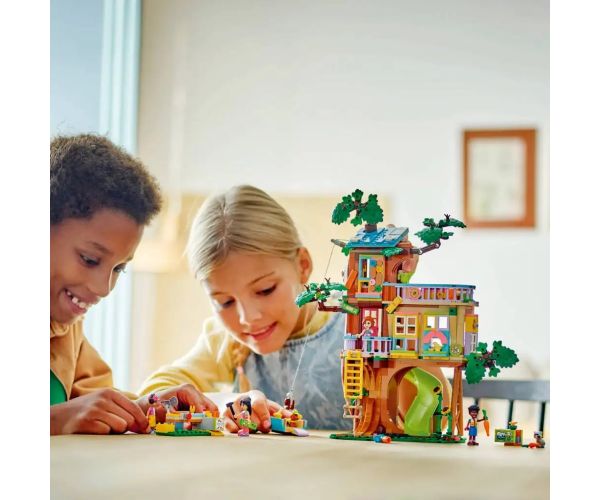 LEGO® Friends: Priateľský domček na strome (42652)