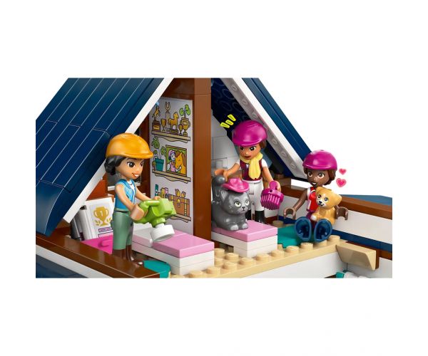 LEGO® Friends: Jazdecký areál a jazdecká škola (42688)