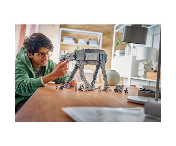 LEGO® Star Wars™: AT-AT™ kráčajúci stroj Znovuzrodenej ríše s INT-4
