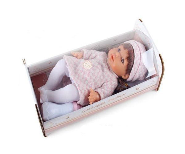 Pisilő baba kockás ruhában hanggal és kisággyal 30cm