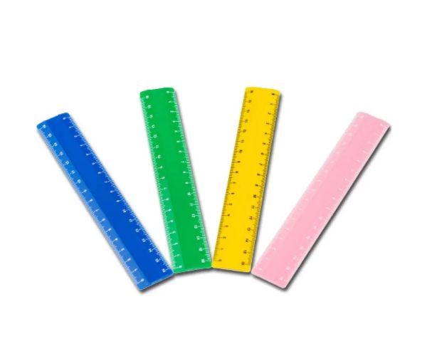 Nebulo: Plastová pravítko v rôznych farbách 16cm