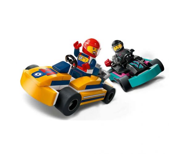 LEGO® City: Gokarty a pretekárske piloty (60400)