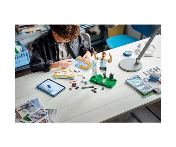 LEGO® Edície: Lionel Messi – Futbalová legenda (43015)