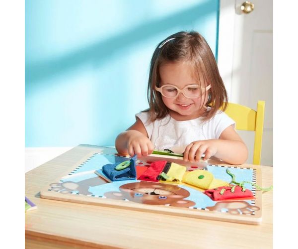 Macis alapvető készségek fa tábla készségfejlesztő játék - Melissa & Doug