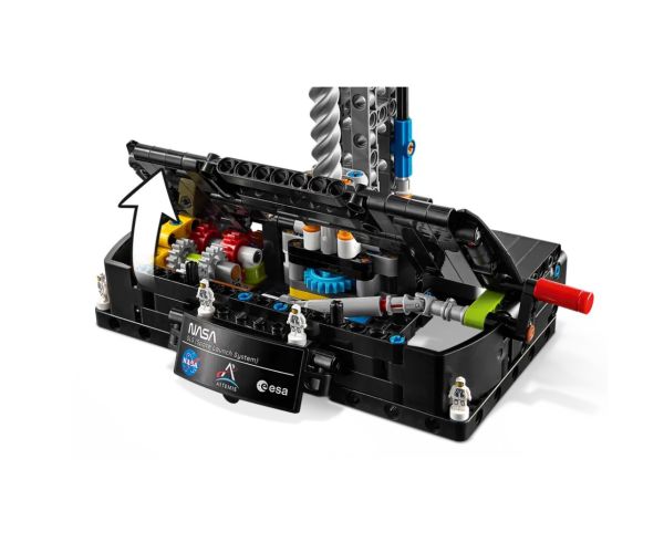 LEGO® Technic: NASA Artemis raketový odpaľovací systém (42221)