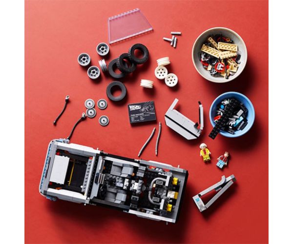 LEGO® Creator: Stroj času z Návratu do budúcnosti (10300)