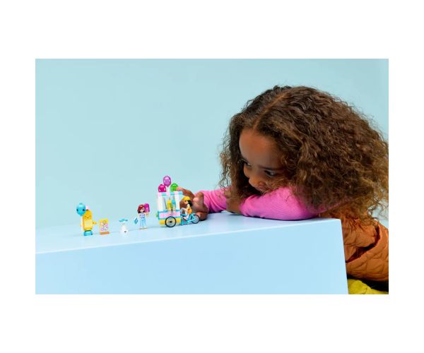 LEGO® Friends: Predajca zmrzliny a balónikov (42692)
