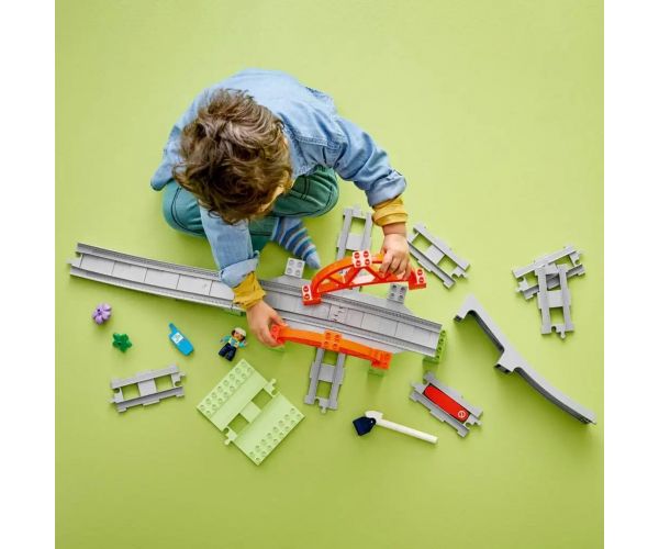 LEGO® DUPLO®: Železničný most a koľaje doplnková sada (10426)
