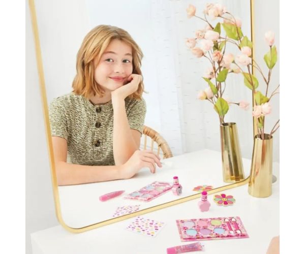 Make it Real: Blooming Beauty kvetinový make-up set