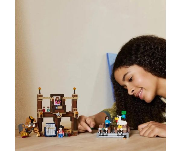 LEGO® Minecraft: Bojisko pri lesnom dome (21272)
