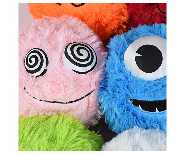 Fuzzy Monsters szőrös plüss labda többféle változatban 23cm