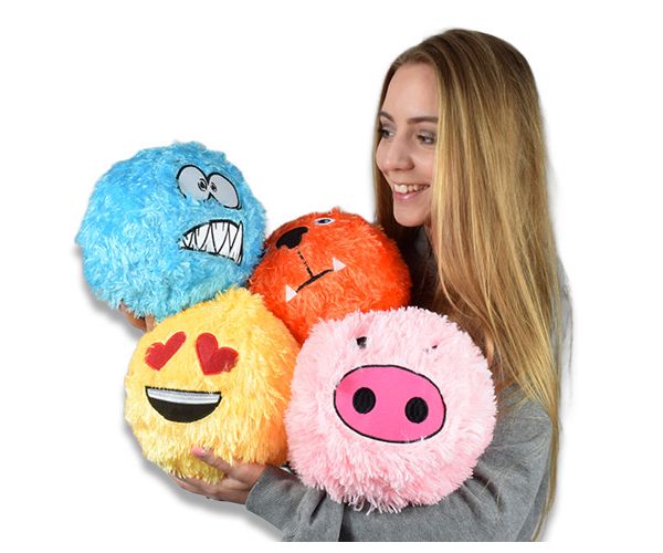 Fuzzy mókás szőrös plüss labda többféle változatban 23cm