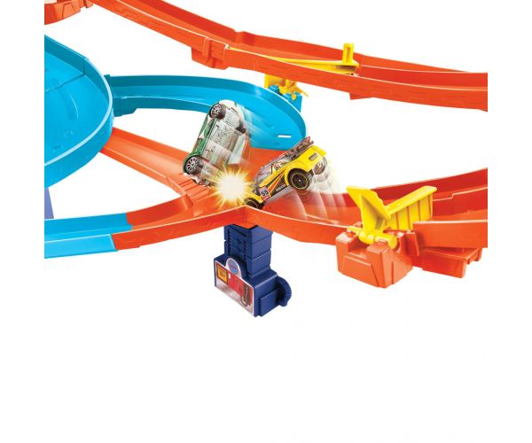 Hot Wheels: Szuper Szerpentin pályaszett 5db kisautóval - Mattel
