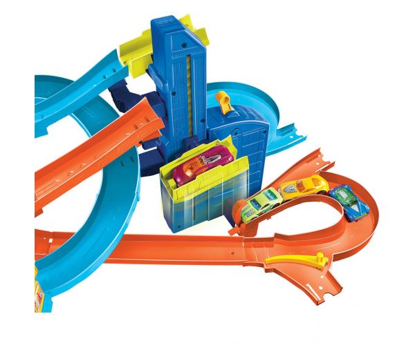 Hot Wheels: Szuper Szerpentin pályaszett 5db kisautóval - Mattel
