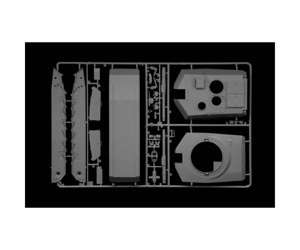 Italeri 1/35 M1A1 Abrams tank makett