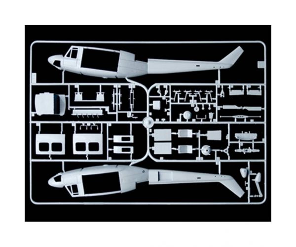 Italeri 1/48 AB 212 / UH-1N helikopter makett