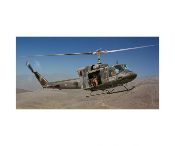 Italeri 1/48 AB 212 / UH-1N helikopter makett