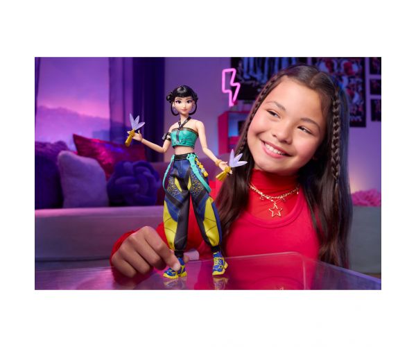 K-Pop Démonvadászok: Zoey divatbaba fegyverekkel – Mattel